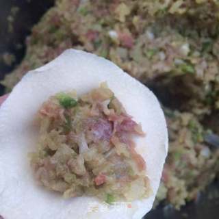油泼萝卜羊肉饺子的做法步骤:7