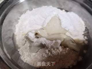 香脆可口,咸甜适中之(肉末梅干菜酥饼)的做法步骤:8