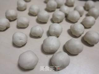 香脆可口,咸甜适中之(肉末梅干菜酥饼)的做法步骤:13