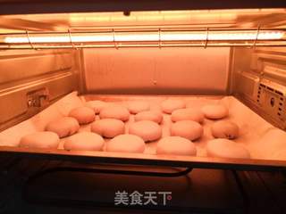 香脆可口,咸甜适中之(肉末梅干菜酥饼)的做法步骤:18