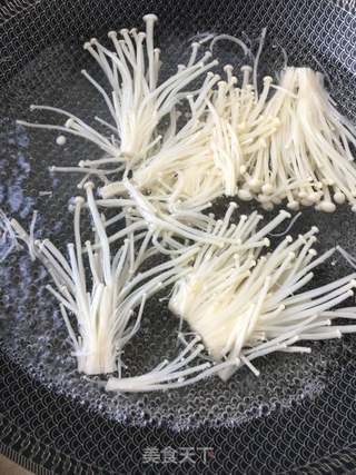 金针菇蛋羹的做法步骤:2