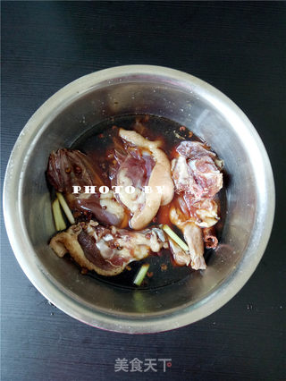 脆皮烤鸭腿的做法步骤:4
