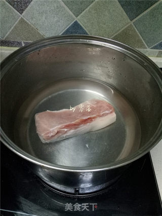 如何炒出好吃的四川回锅肉?的做法步骤:2