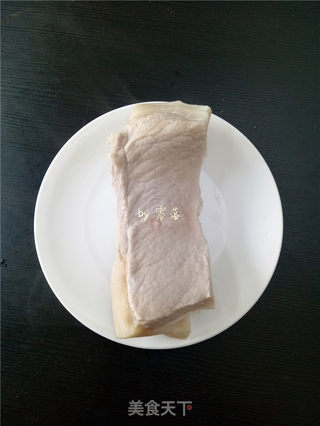 如何炒出好吃的四川回锅肉?的做法步骤:3
