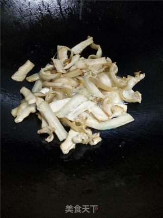 如何炒出好吃的四川回锅肉?的做法步骤:7
