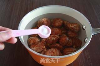 栗子涩皮煮的做法步骤:3
