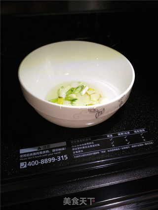 如何用微波炉做出好吃的家常菜——微波黄瓜肉片的做法步骤：3