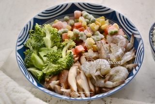 田园海鲜泡饭的做法步骤:2