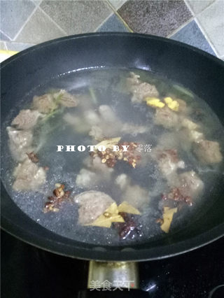 白萝卜牛腩汤的做法步骤:6