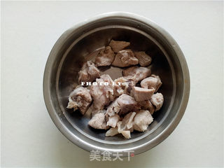 茯苓猪骨汤的做法步骤:2