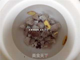 茯苓猪骨汤的做法步骤:4