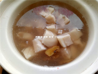 茯苓猪骨汤的做法步骤:7