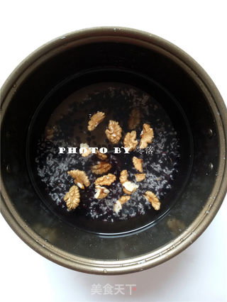 黑豆核桃粥的做法步骤:4
