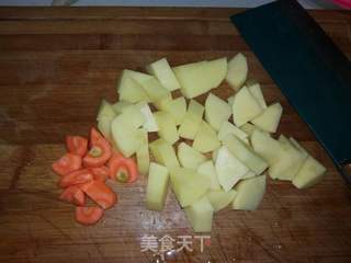 五花肉炖土豆的做法步骤:2