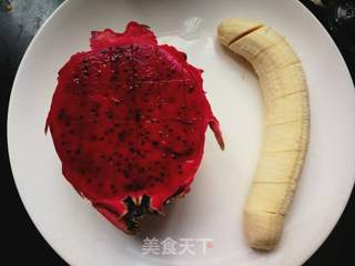怎么做火龙果香蕉奶昔的做法步骤:2