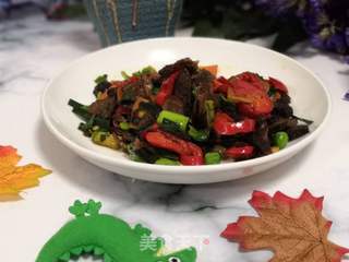 红椒煸炒牛肉片的做法步骤:7