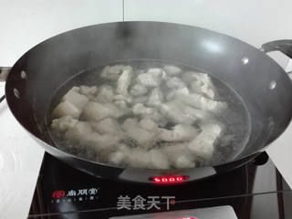 鹌鹑蛋红烧肉的做法步骤:4