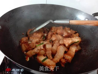 鹌鹑蛋红烧肉的做法步骤：7