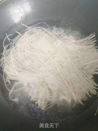 松茸肉酱拌面的做法步骤:6