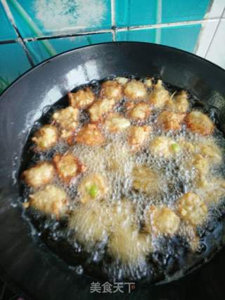 炸萝卜鸡肉丸的做法步骤:12