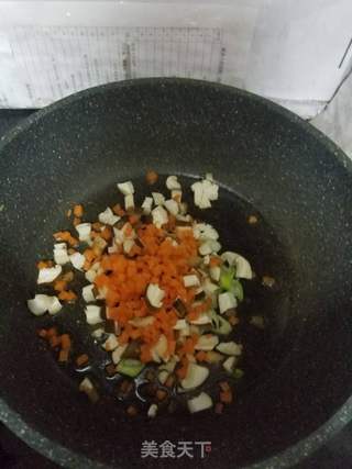 “萝卜”胡萝卜香菇焗饭的做法步骤：2
