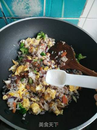 海参蔬菜炒饭的做法步骤:16
