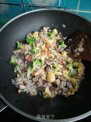 海参蔬菜炒饭的做法步骤:17