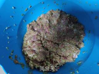 芹菜牛肉馅包子的做法步骤：4