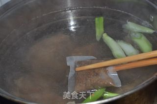 牛肉泡馍的做法步骤：4