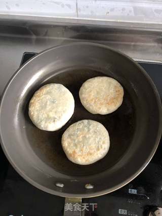 韭菜鸡蛋馅饼的做法步骤:10