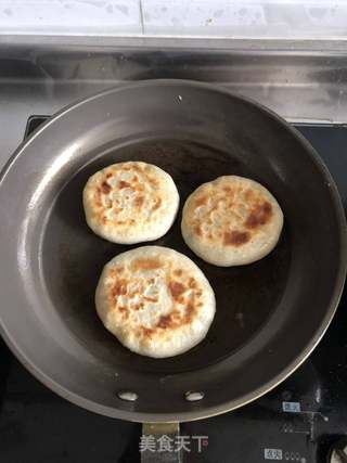 韭菜鸡蛋馅饼的做法步骤:11