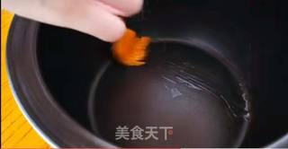 南瓜不仅可以熬粥,这样做南瓜面包,蓬松软香,简单易学,比外面买的好吃还放心!的做法步骤:8