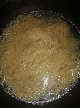酸辣凉面的做法步骤:2