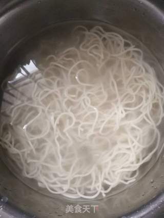 酸辣凉面的做法步骤:3