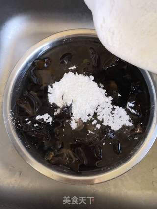 酸辣木耳的做法步骤:2