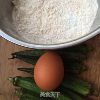 秋葵芝麻蛋饼的做法步骤：1