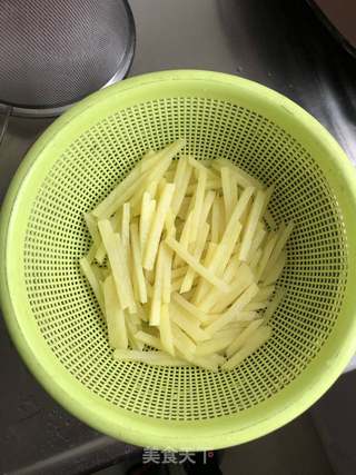 炸薯条的做法步骤:7