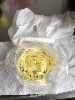炸薯条的做法步骤:8