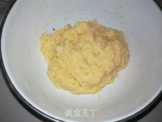 如何做不加一滴水的鸡蛋麻花的做法步骤:2