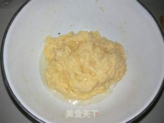 如何做不加一滴水的鸡蛋麻花的做法步骤:3
