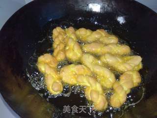 如何做不加一滴水的鸡蛋麻花的做法步骤:11