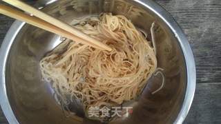 葱油拌面的做法步骤：7