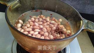 泡椒花生米的做法步骤:2