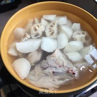 萝卜莲藕骨头汤的做法步骤:5