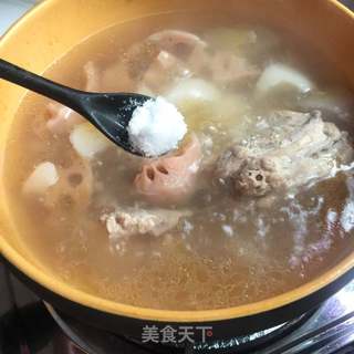 萝卜莲藕骨头汤的做法步骤:7