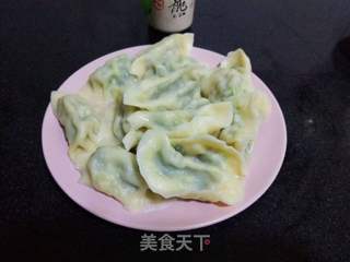 海灵菇虾爬肉韭菜水饺的做法步骤：9