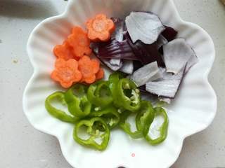 菌菇豆腐大酱汤的做法步骤:2