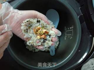 如何让小朋友爱上吃饭-饭团的做法步骤:6
