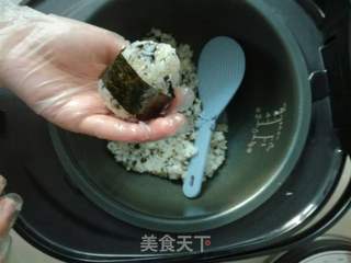 如何让小朋友爱上吃饭-饭团的做法步骤:8