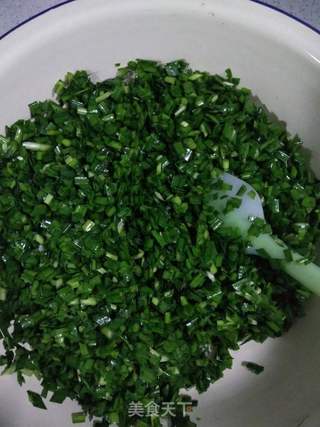 鸡蛋鲜虾韭菜水饺的做法步骤:7